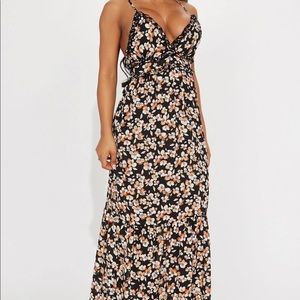 🌟 NEW FLORAL MAXI DRESS